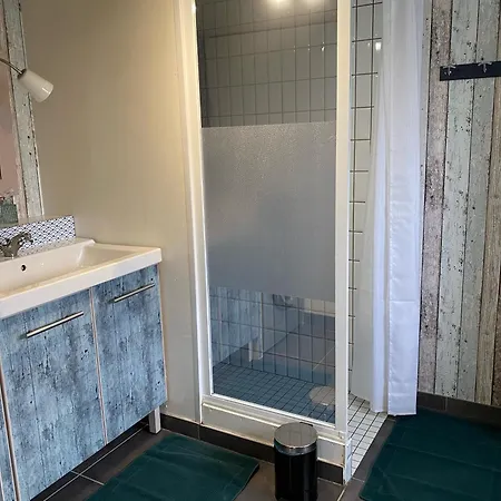 Holiday home Maison Izaro Precy-Saint-Martin